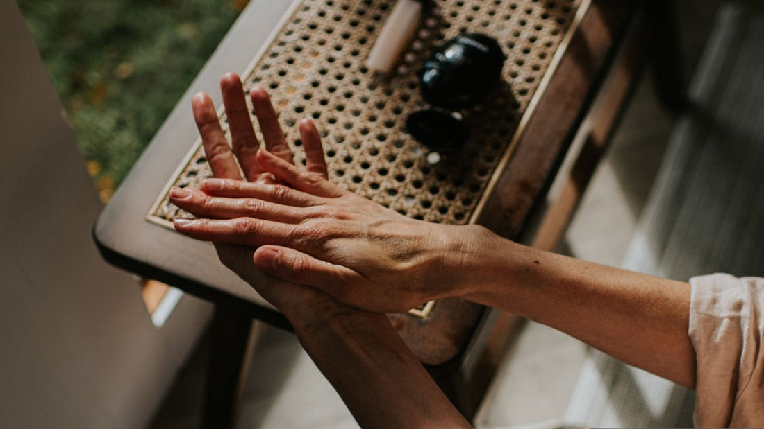 How Kawakawa Soothes Eczema: The Science of Rongoā Māori Healing