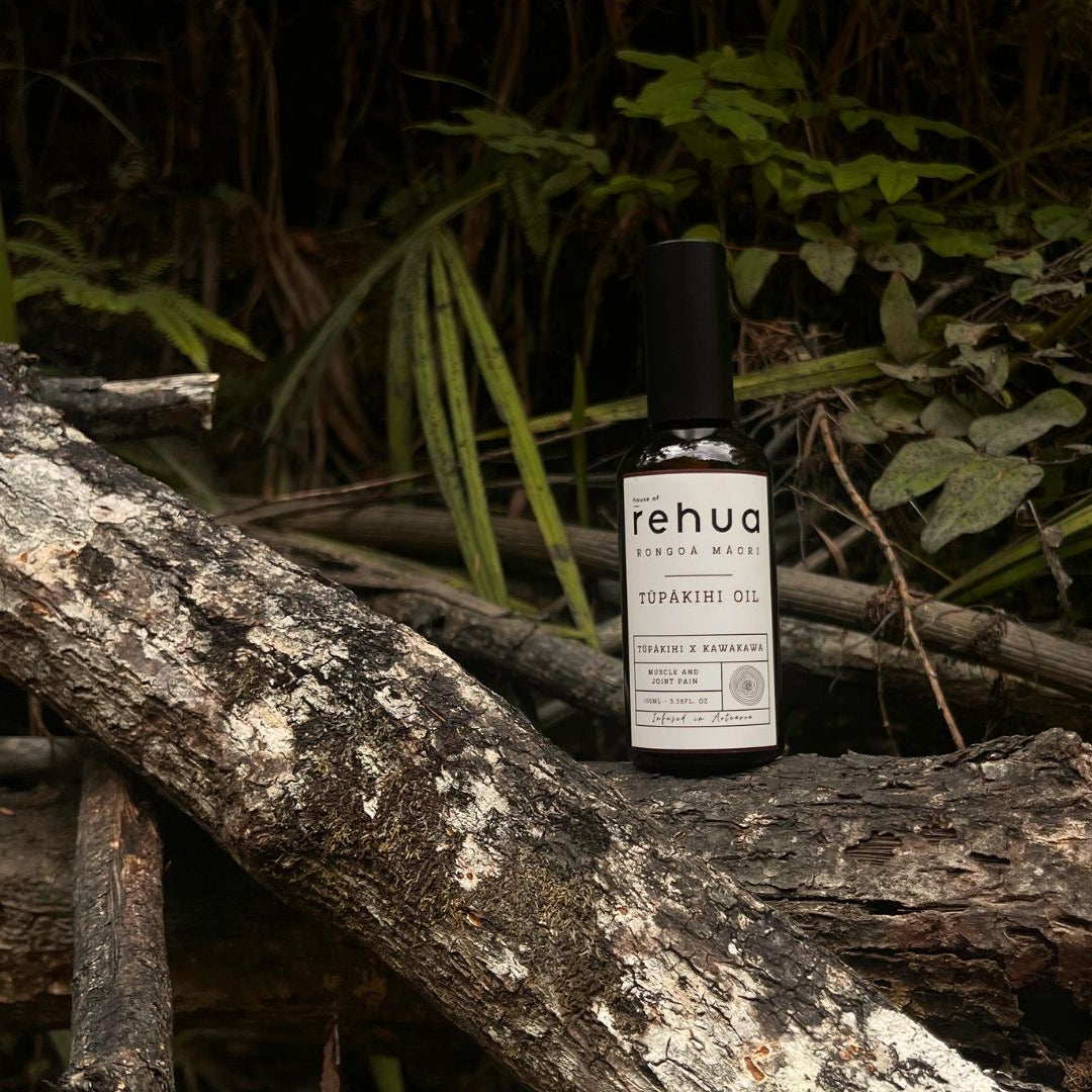House of Rehua Tūpākihi and Kawakawa Body Oil 100ml - Natural warming oil for arthritis and joint pain relief.